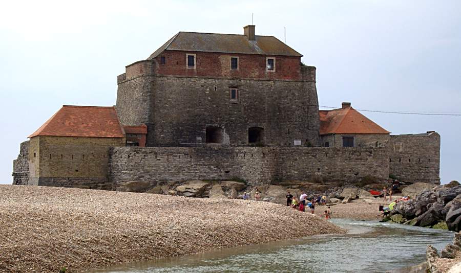 Ambleteuse,a French seaside village,photos and guide