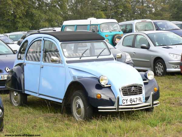 A 2 Cv at chateau de Martinvast France picture