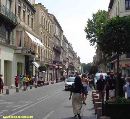 Avignon street picture 