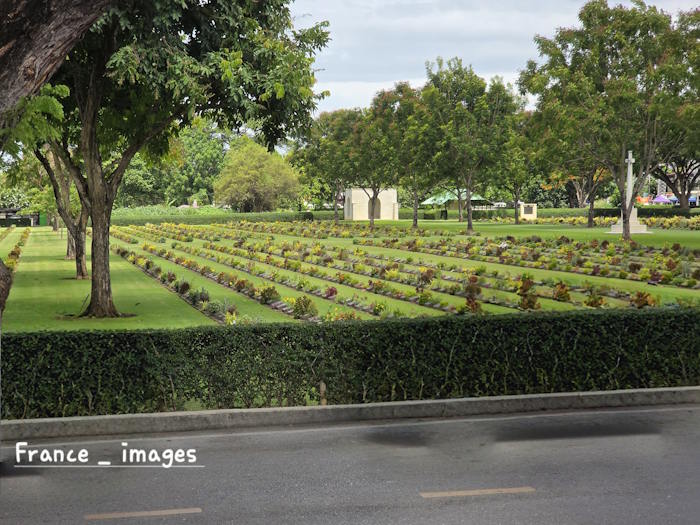 Kanchanaburi War Cemetery 