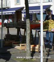  La Foret Fouesnant market Brittany 