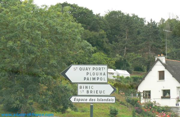 Saint Quay Portrieux sign Brittany 