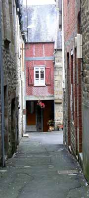 Villedieu les Poeles narrow street