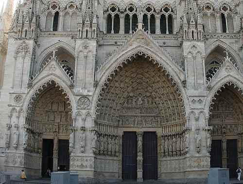 Amiens cathedral door picture