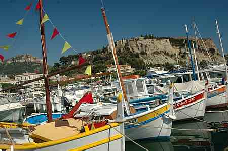 cassis boats picture