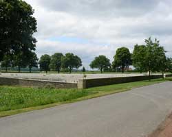 Delville wood cemetery 2 picture 