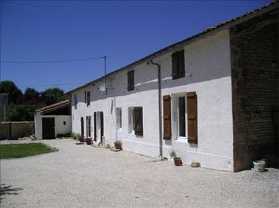 Large private front Courtyard