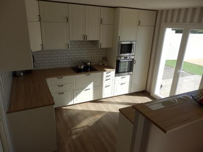 Fully fitted kitchen