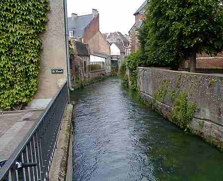 Hesdin a town in Northern France photos and information of our stay