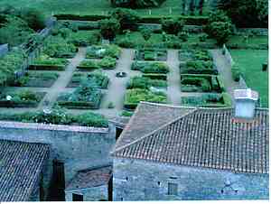 The village of Bazoges en Pareds picture