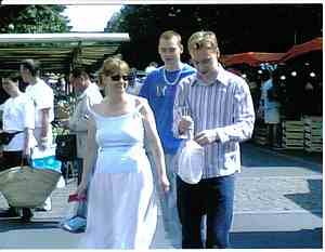 Fontenay de comte main street market picture