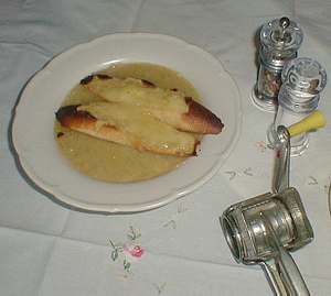 French onion soup picture