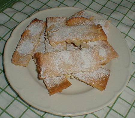 almond cakes picture