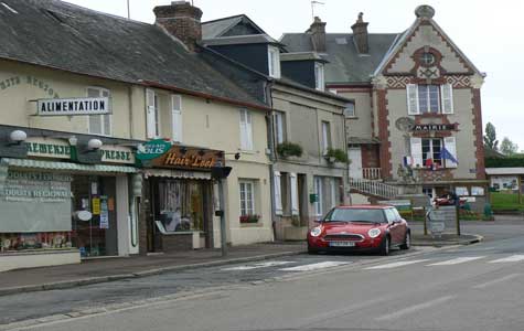 Le Breuil en Auge street Normandy