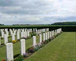 Longueval road graves picture 