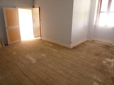 large bedroom (two bedrooms available)