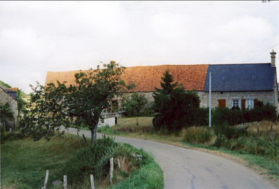 Front view of property