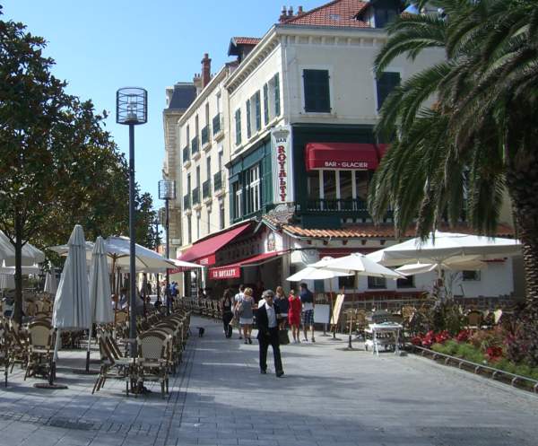 Biarritz street picture