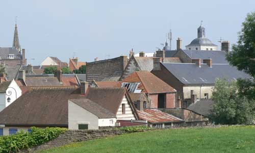 montreuil-sur-mer-rooftops picture