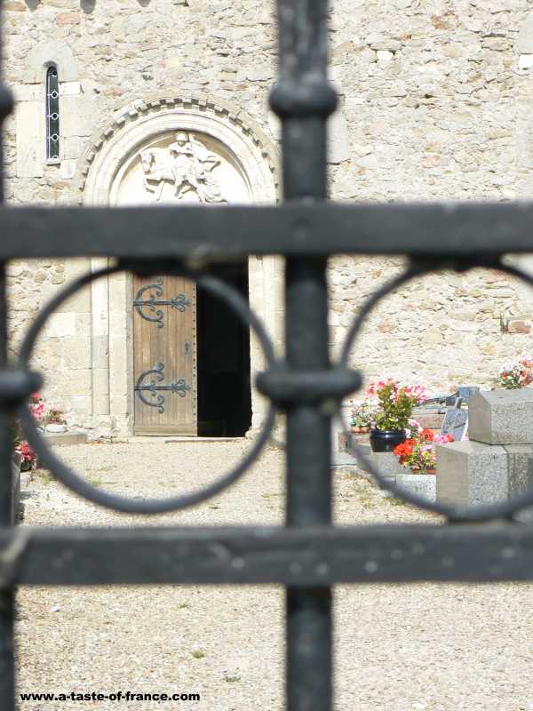 Neville sur Mer village in Normandy 