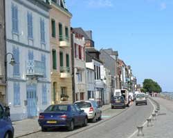 st valery sur somme street 2 picture 